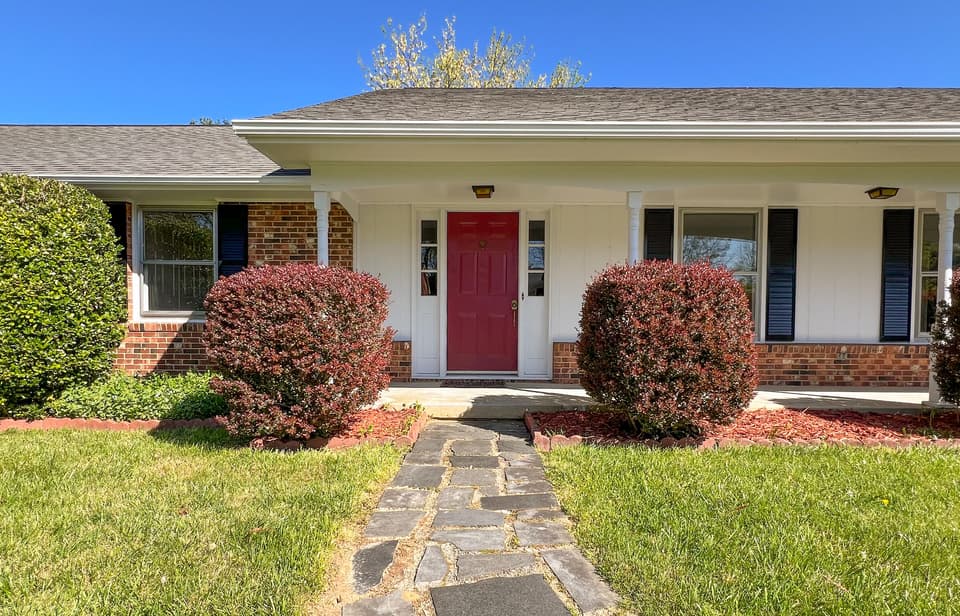 975 Carson Dr, photo 5 of 37