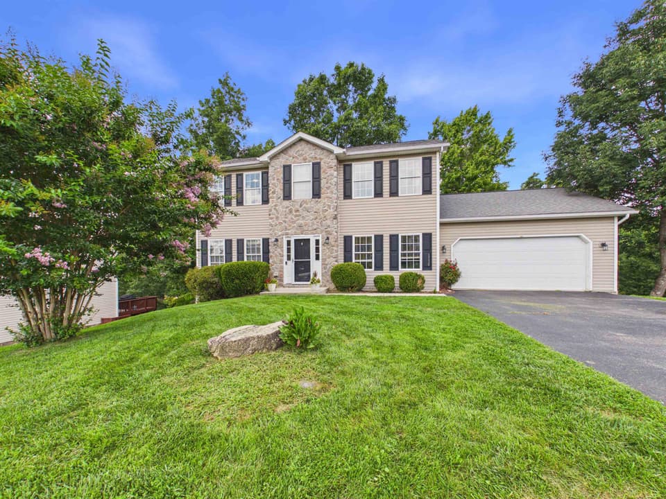 1130 Crosscreek Drive, Christiansburg, VA