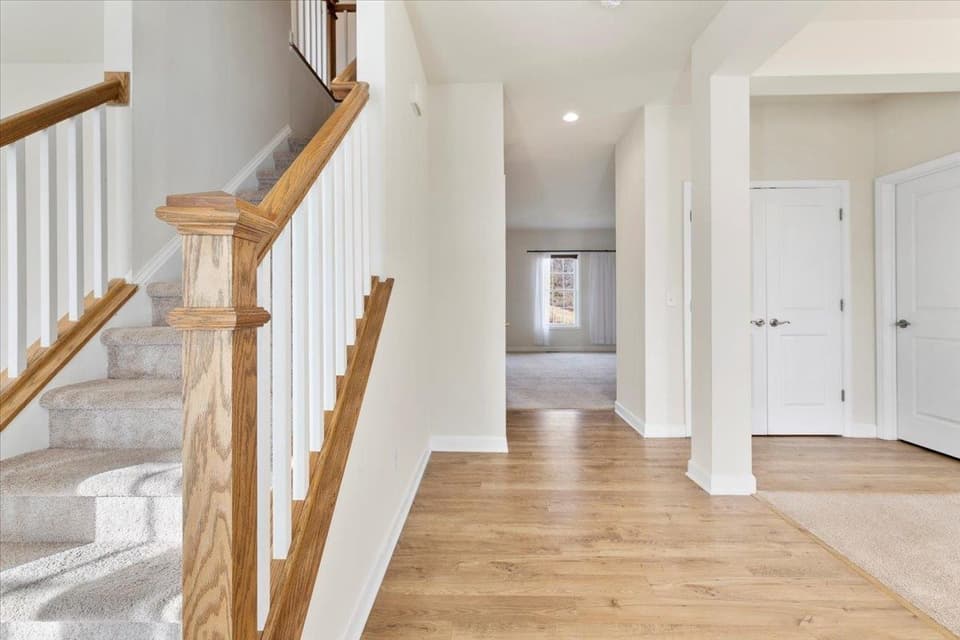 820 Jefferson Circle, photo 9 of 40