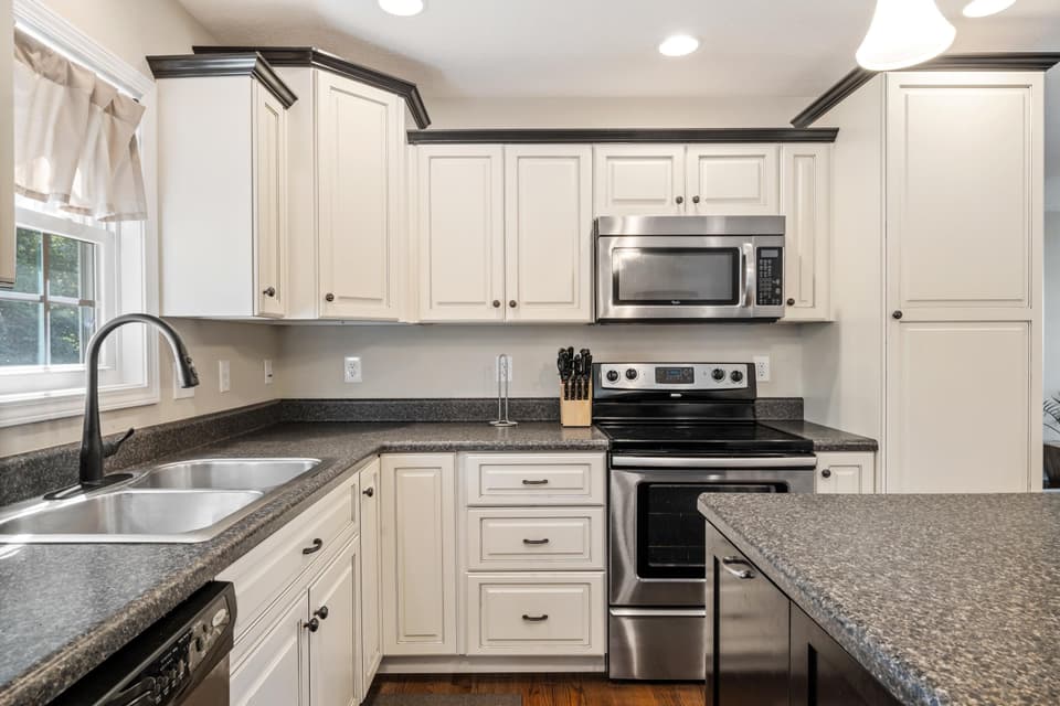 60 Florence Drive, photo 7 of 40