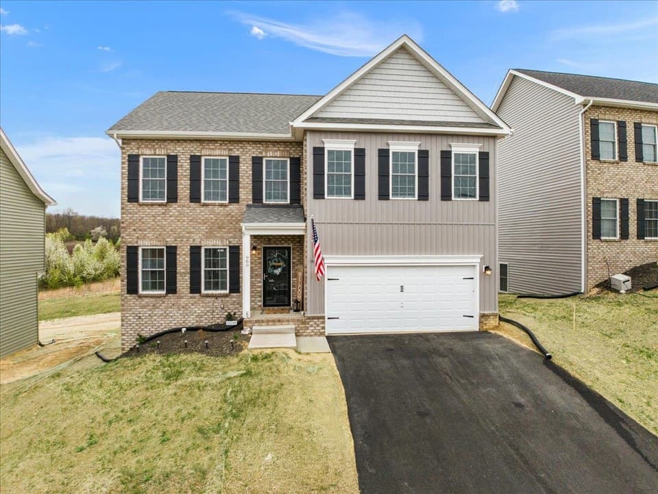 980 Holland Loop NW, photo 3 of 40