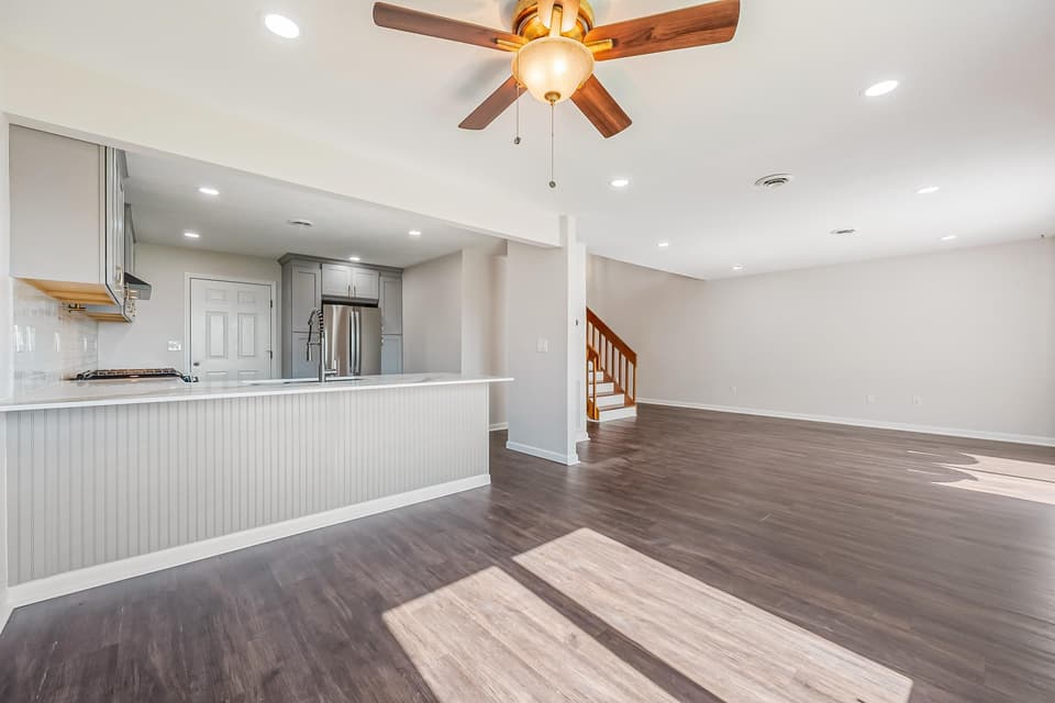 10 Patricia Lane SE, photo 9 of 36
