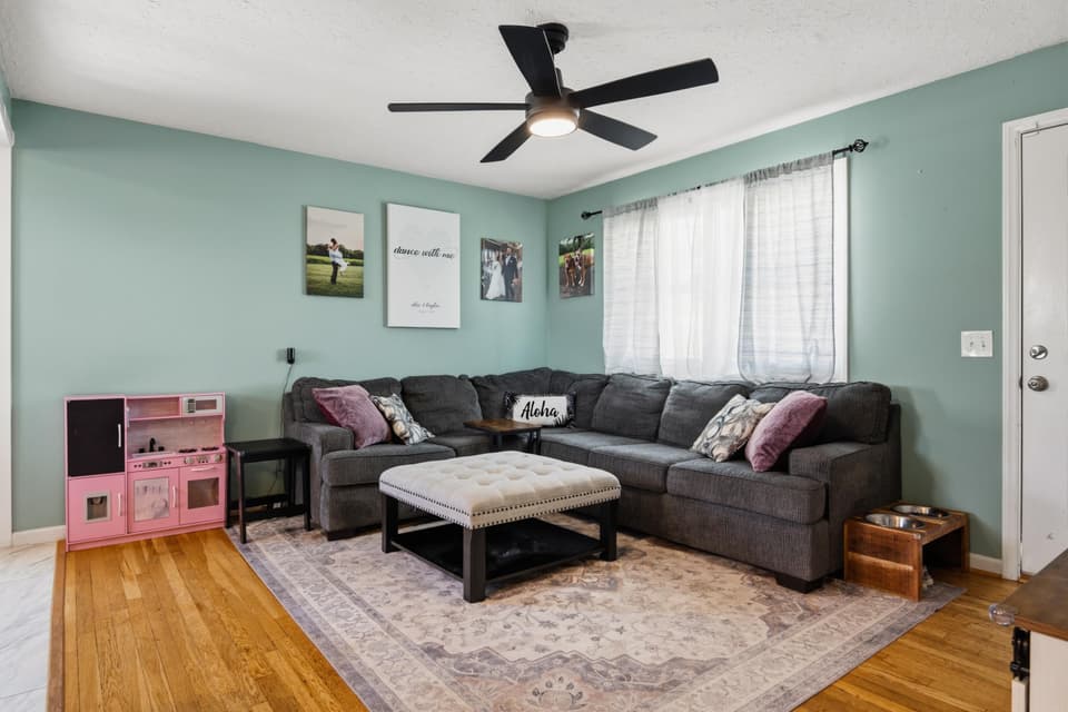 2301 Viewland Circle, photo 6 of 40