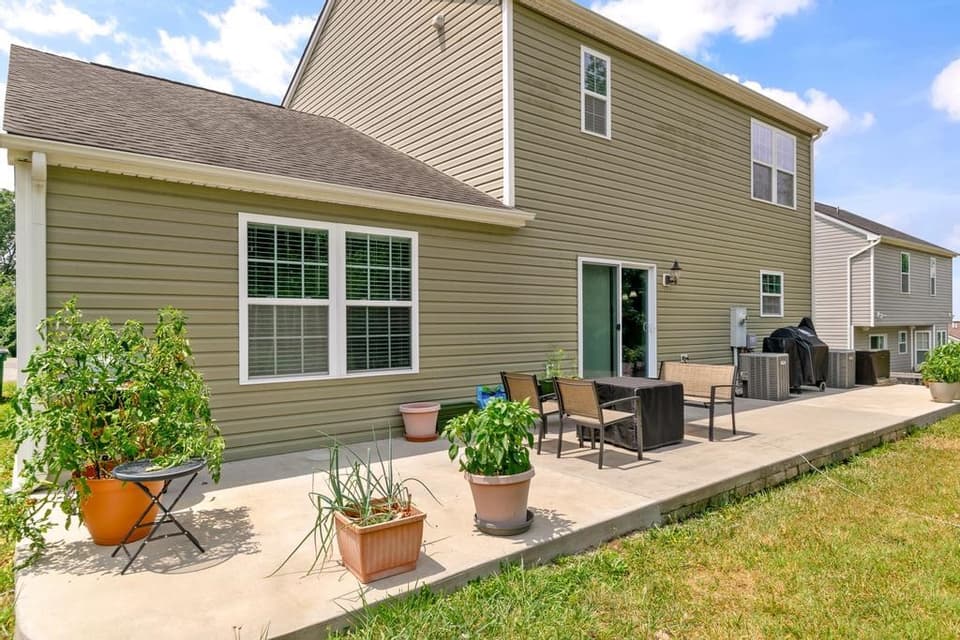 205 Robin Hood Drive, photo 8 of 40