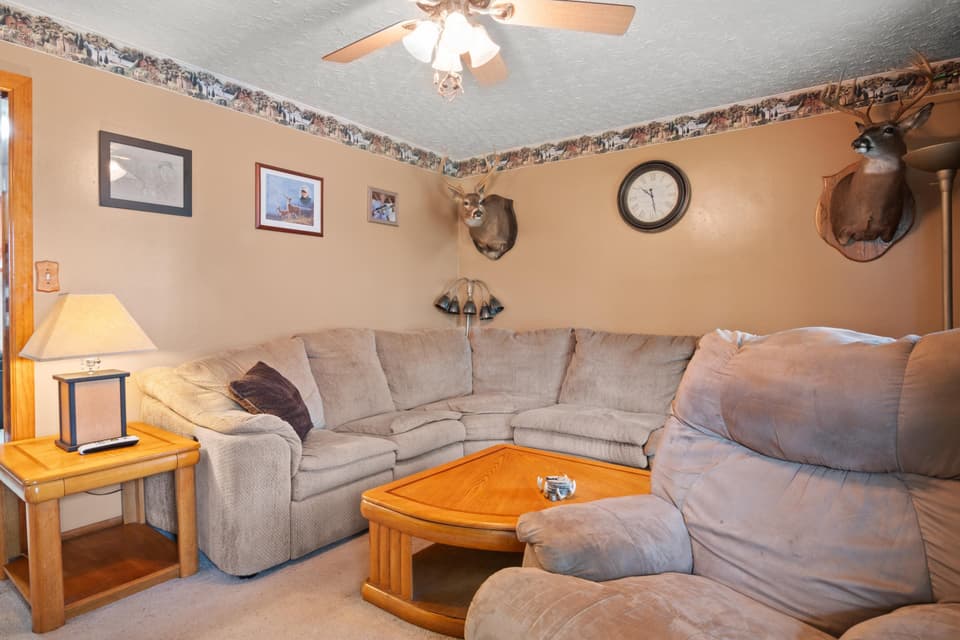 490 Sunnyside Lane, photo 14 of 36