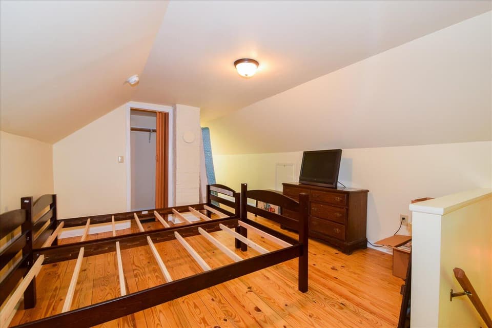 1008 Rock Road E, photo 10 of 21