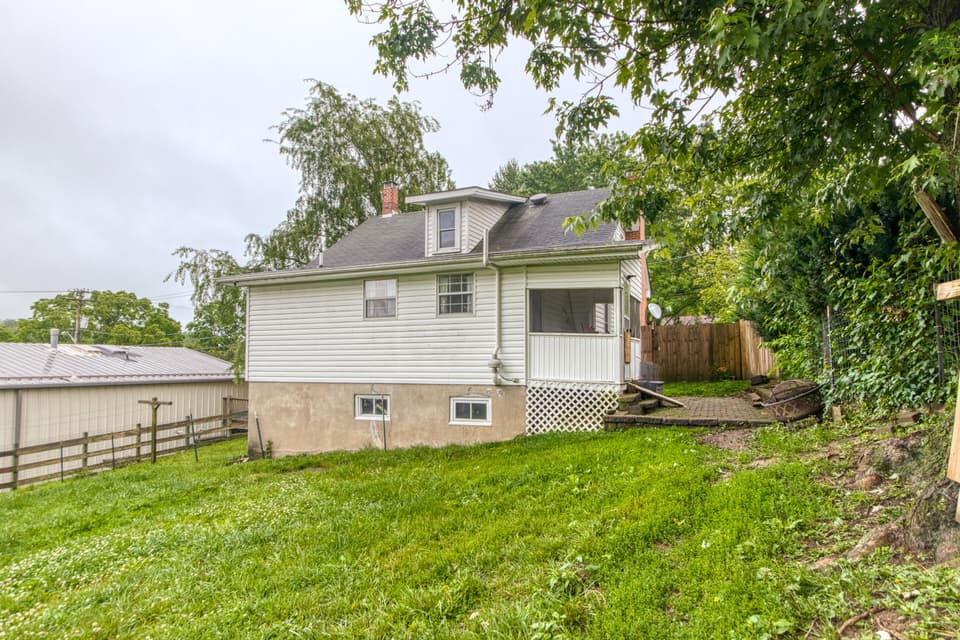 855 E Main St, photo 29 of 35