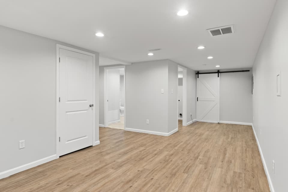 4090 Roanoke Street, photo 23 of 40