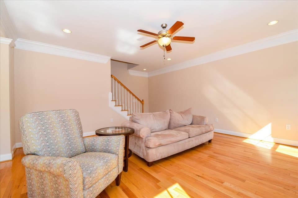 300 Roudabush Dr NW, photo 6 of 38