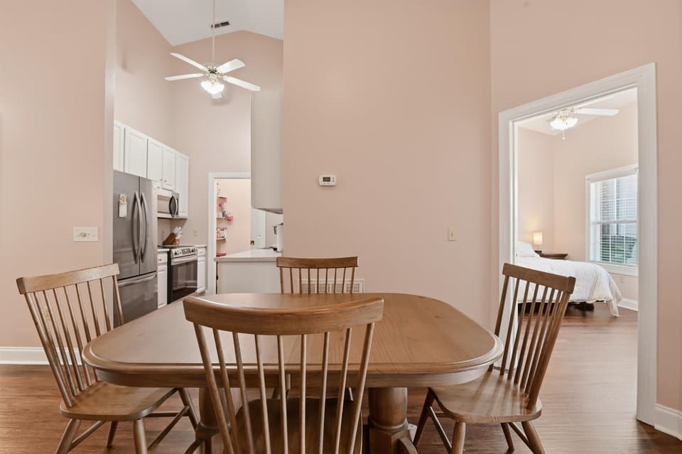 460 Silver Leaf Drive, photo 10 of 27