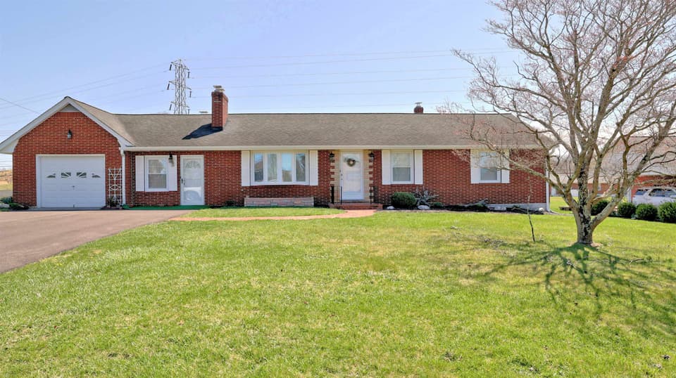 155 Gum Drive, photo 2 of 34