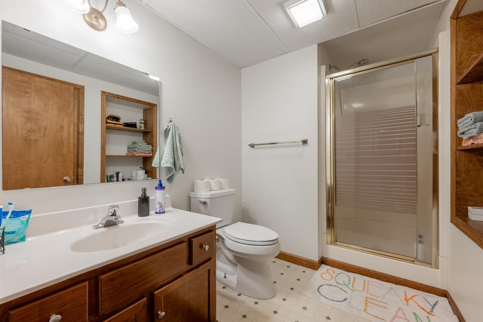 225 Pelham Lane, photo 38 of 40