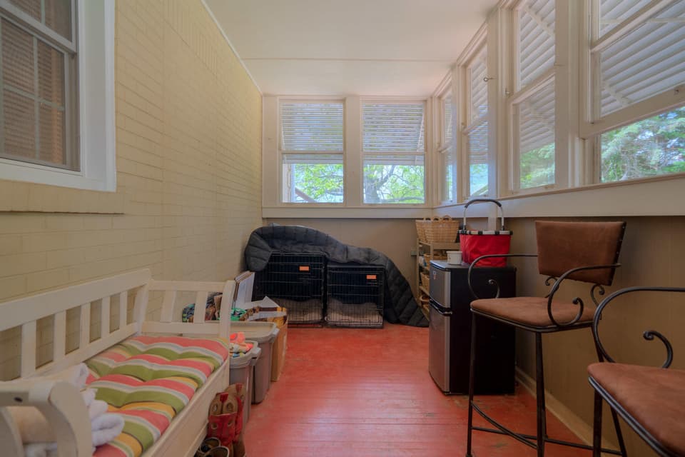 110 E Main Street, photo 31 of 37