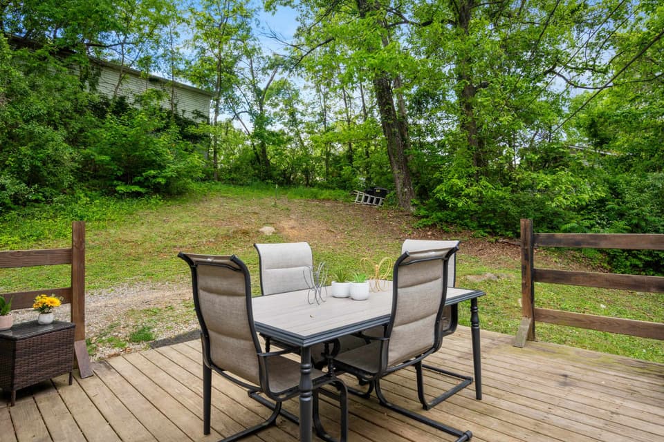 189 Pine Hollow Road, photo 25 of 28