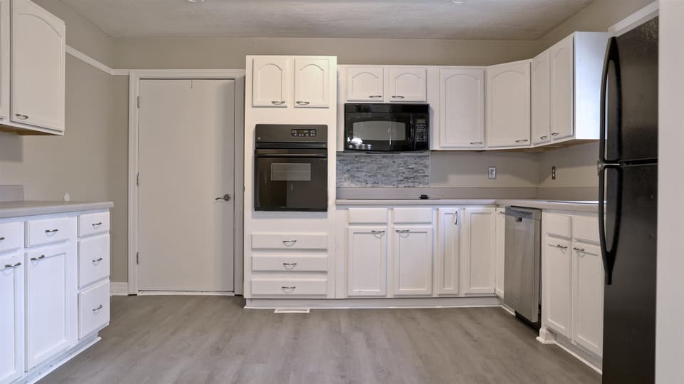 485 Arrowhead Trail, photo 14 of 40