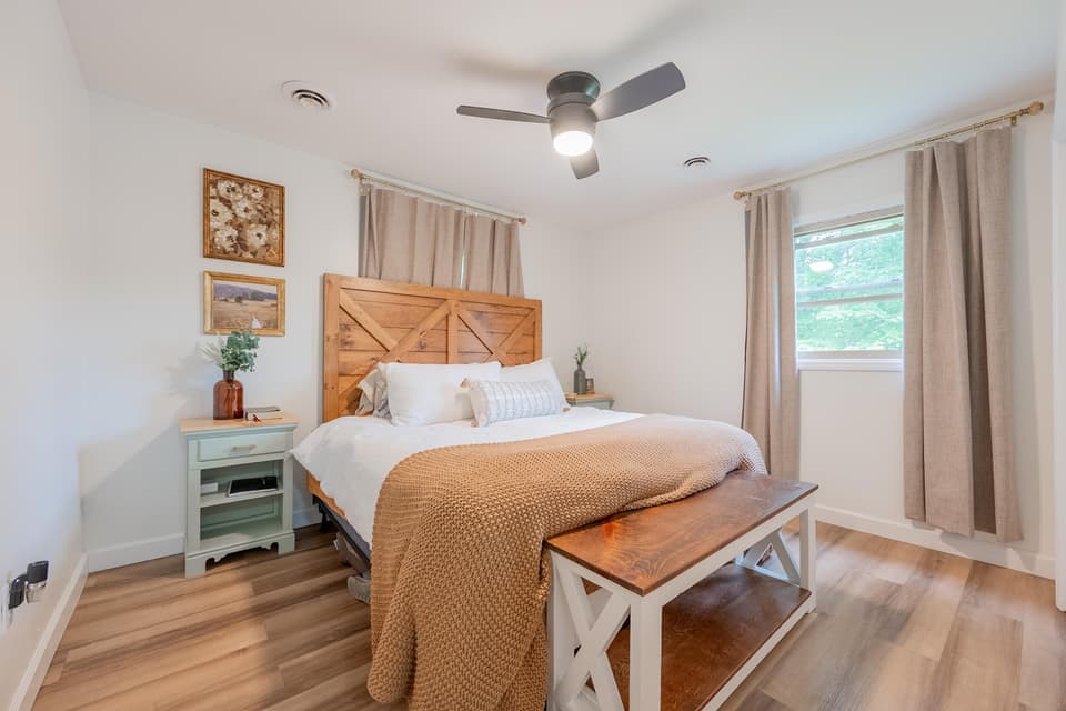 305 Overland Drive, photo 19 of 40