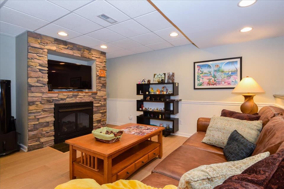 2070 Lake Vista Drive, photo 19 of 36