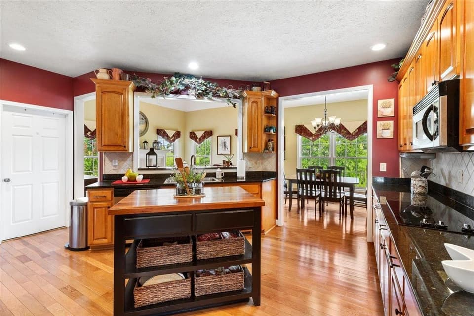 2280 Lake Vista Drive, photo 6 of 40