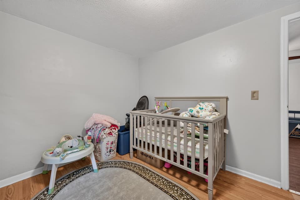 189 Pine Hollow Road, photo 27 of 40