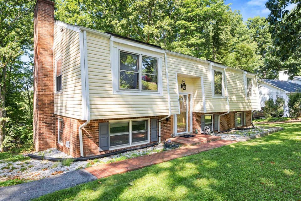 415 Tomahawk Drive, photo 5 of 40