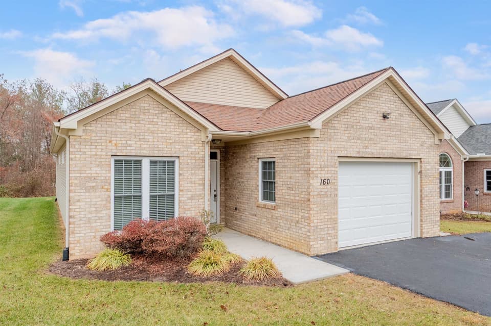 160 Windsong Lane, photo 2 of 40