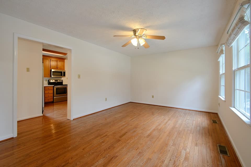 355 Overland Drive, photo 6 of 29