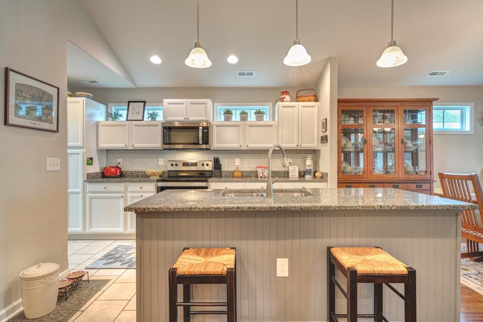 2160 Glade Drive SE, photo 17 of 40