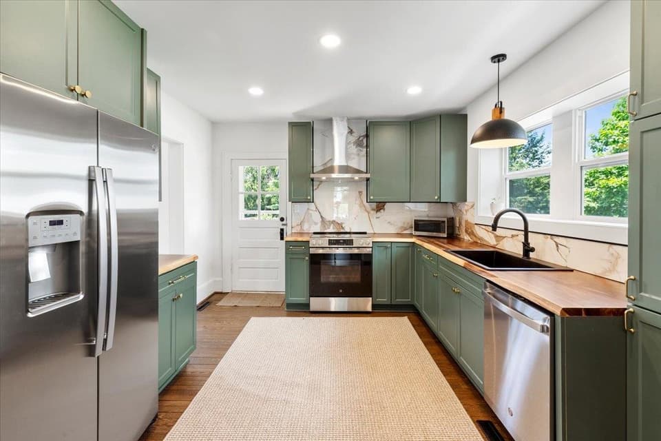612 E Main Street, photo 13 of 40
