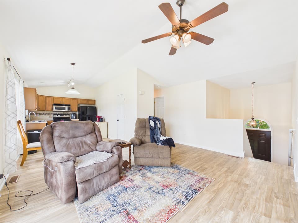 110 Aster Lane, photo 7 of 40