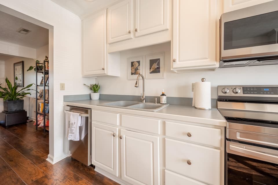 1654 York Dr NW, photo 14 of 38