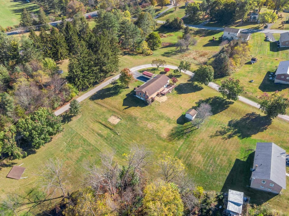 2272 Lupine Lane, photo 10 of 40