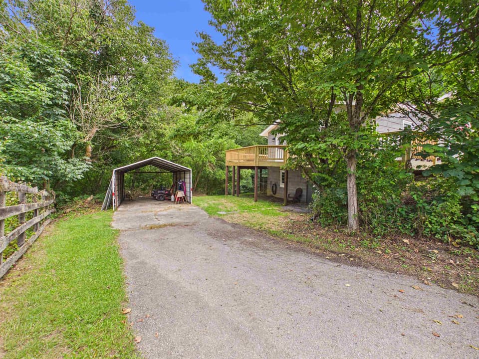 966 Magnolia Lane, photo 5 of 40