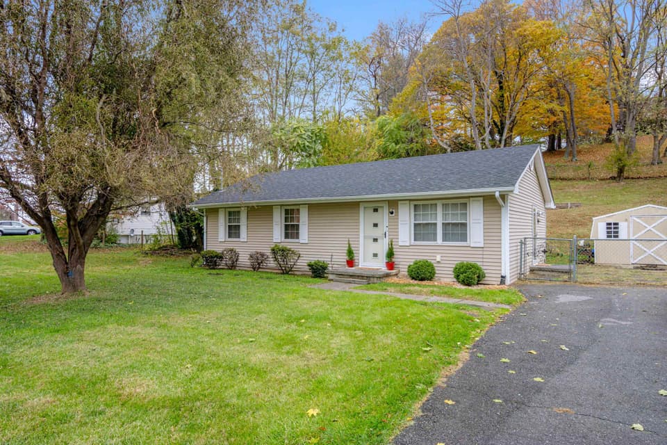 460 Chrisman Street, photo 3 of 30
