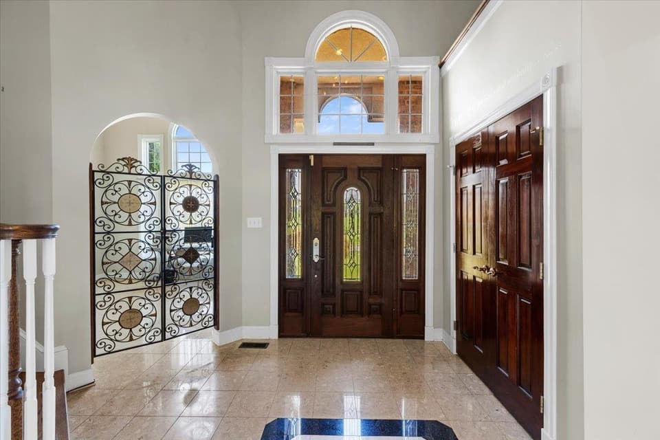 2251 Lake Vista Drive, photo 5 of 40
