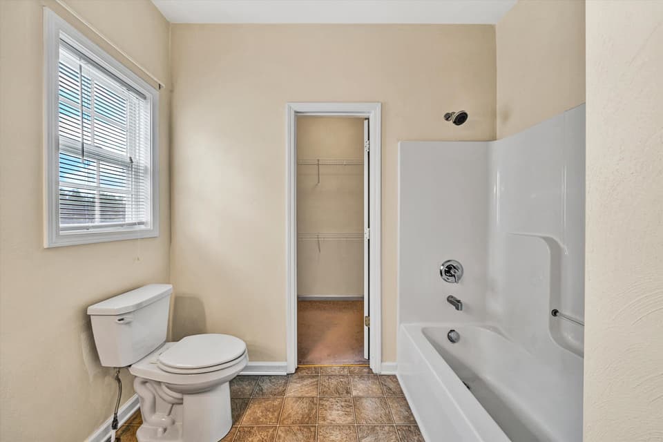 135 Wistaria Drive, photo 16 of 40