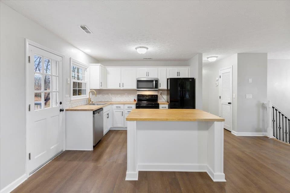2642 Beulah Lane, photo 9 of 32