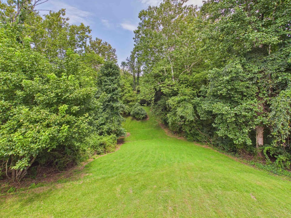 966 Magnolia Lane, photo 8 of 40