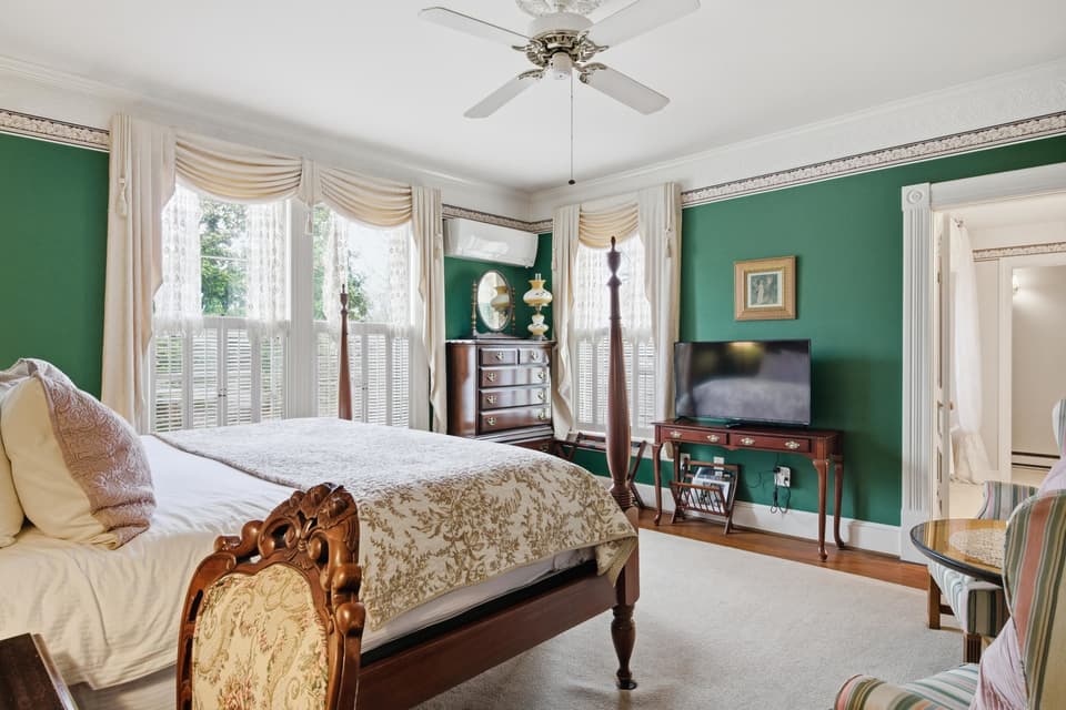 311 E Main Street, photo 19 of 40