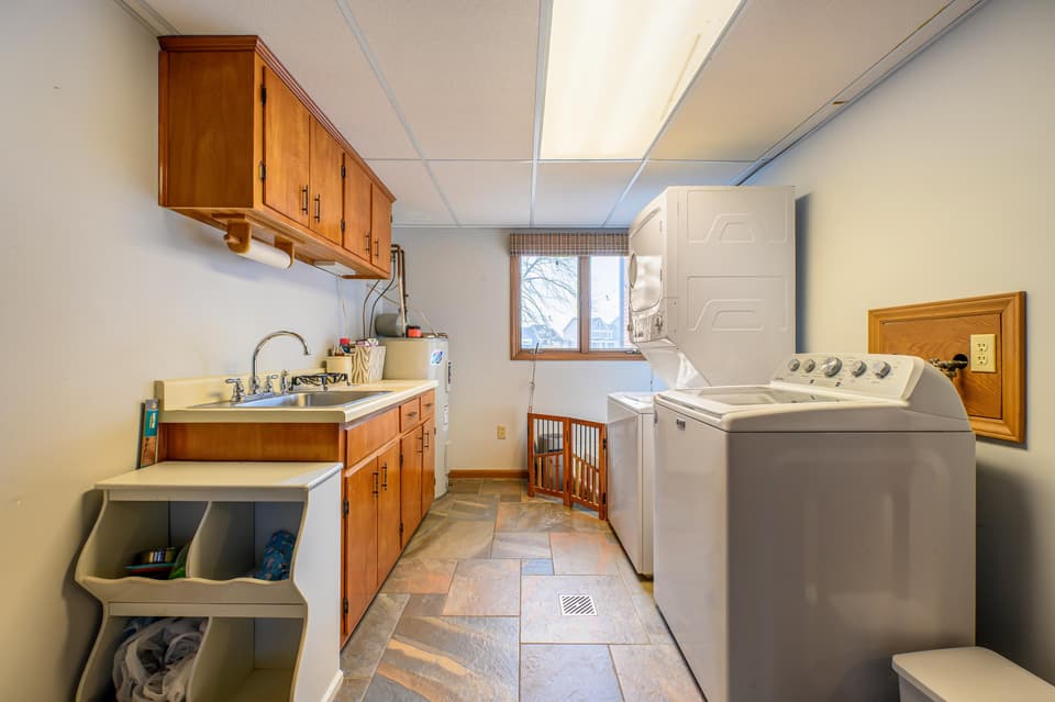 1138 Round Meadow Drive, photo 32 of 40