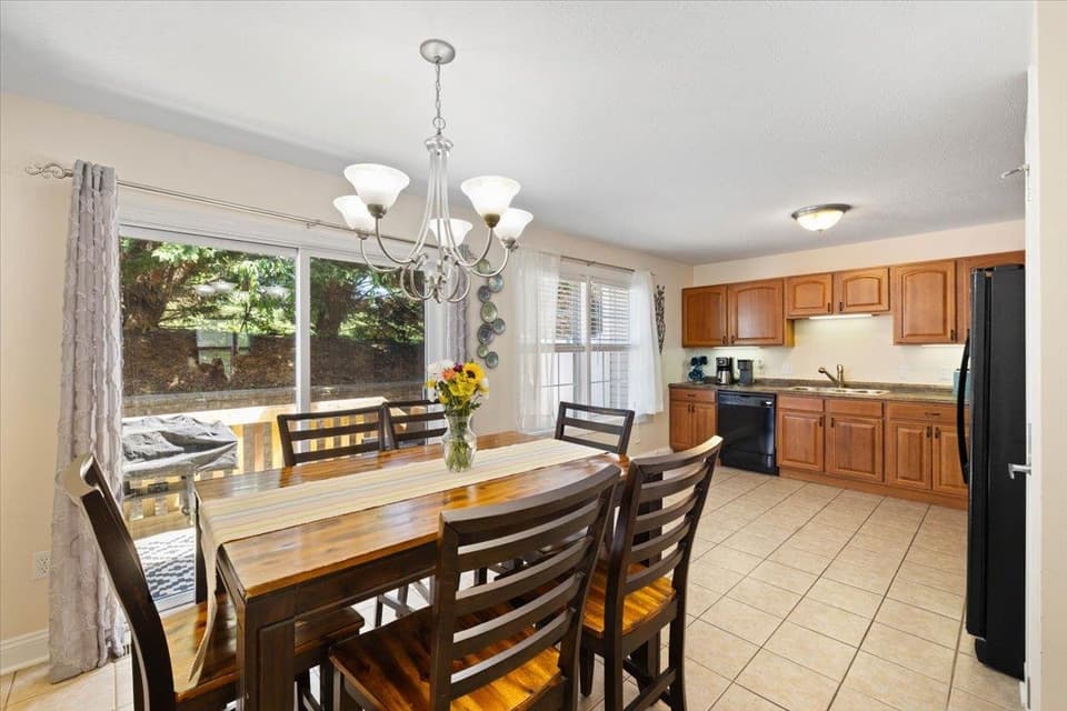 175 Kitty Lane, photo 6 of 34
