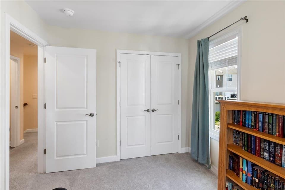 325 John Adams Drive, photo 29 of 40