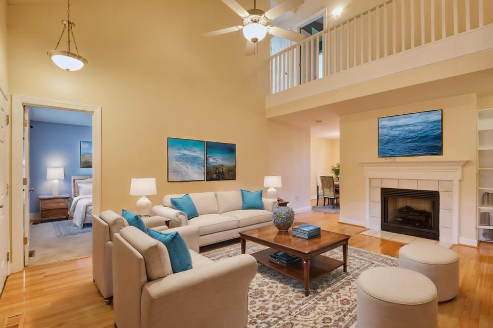545 Gold Leaf Drive, photo 7 of 40