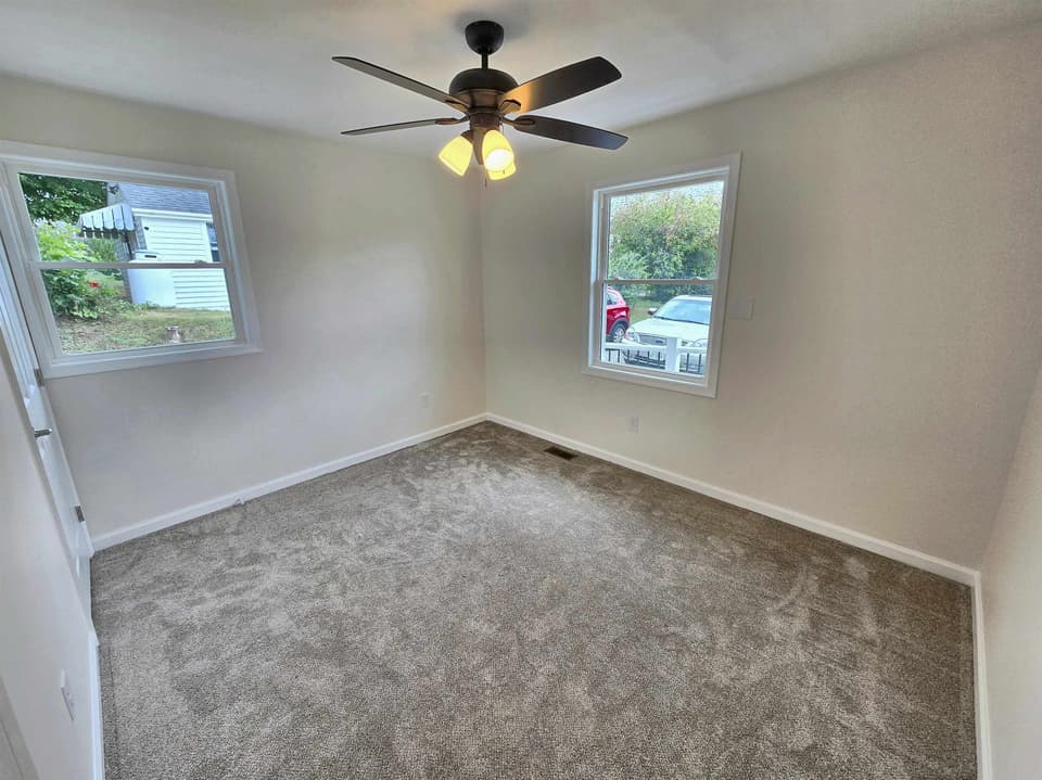 1260 King Street, photo 11 of 29