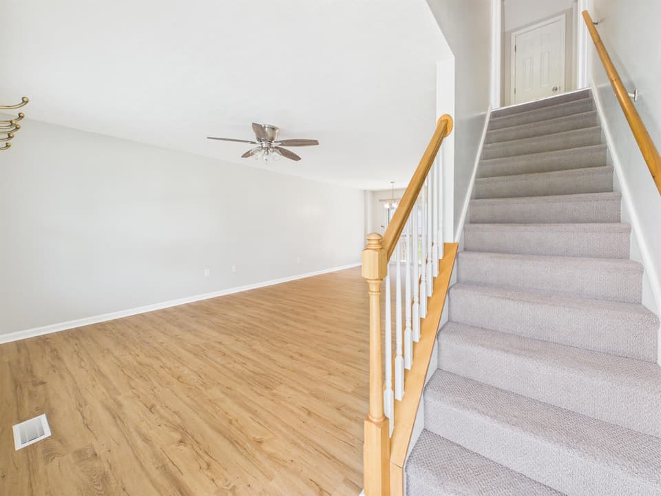 100 Cullen Court, photo 8 of 40