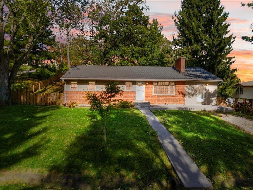 307 3rd Street, photo 2 of 40