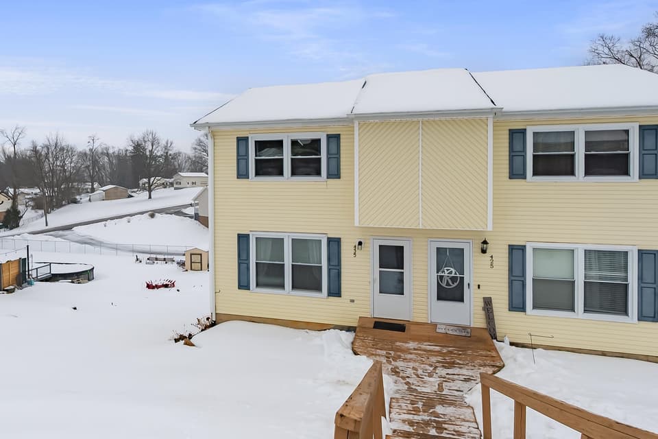 435 Cherokee Drive, photo 2 of 40