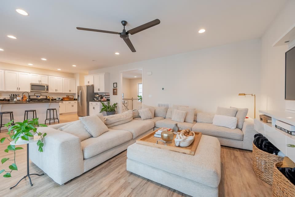 1350 Flint Drive, photo 32 of 40