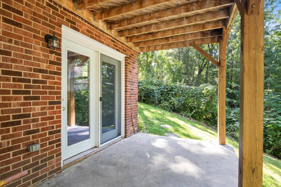 415 Tomahawk Drive, photo 37 of 40