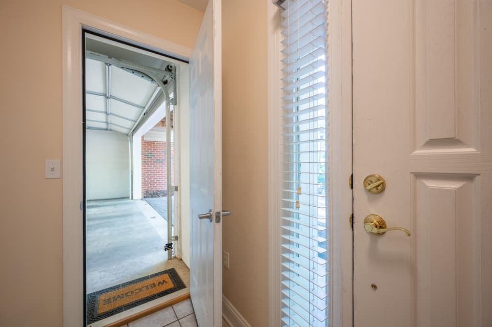 320 Tall Oak Boulevard, photo 3 of 40