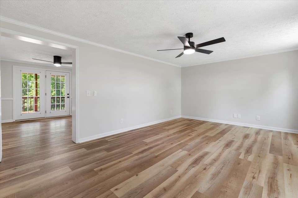 1931 Dominion Drive, photo 4 of 40